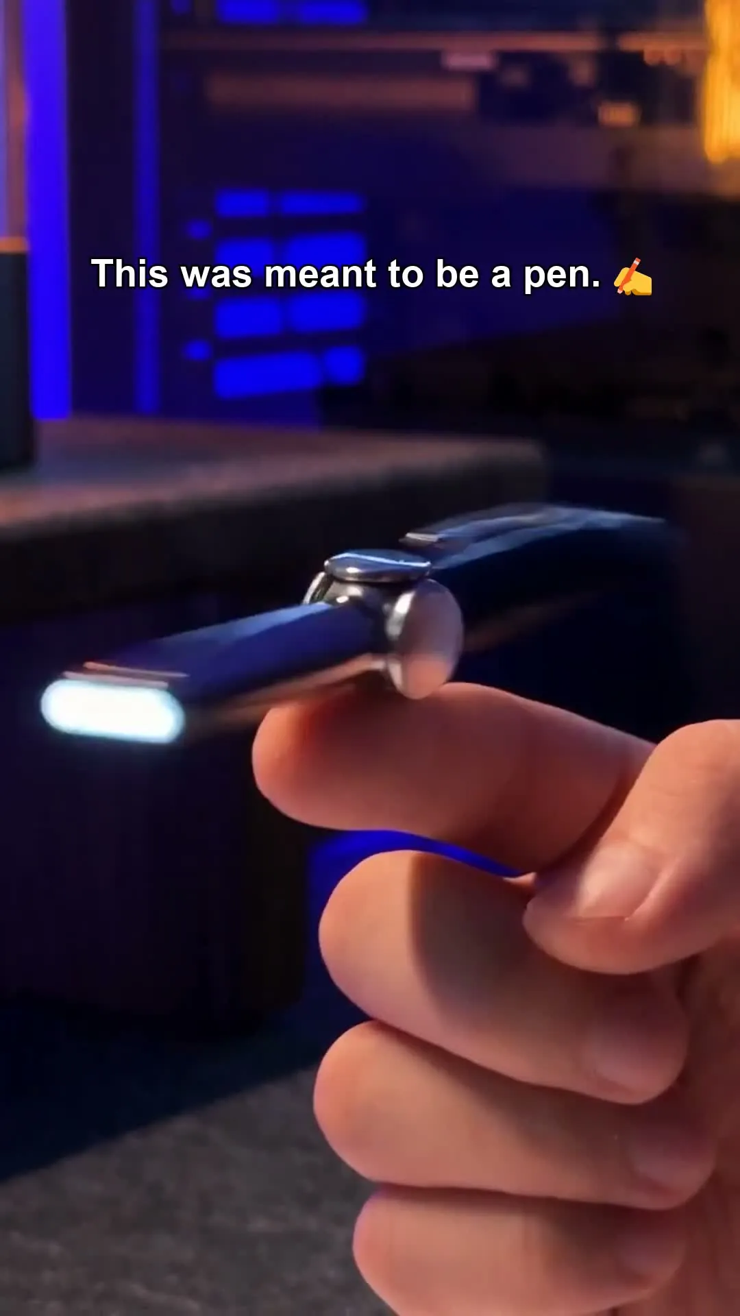 OrbitGlow pen demonstration 2